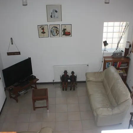 Homestay Maison-limoux D'hote 11300 *